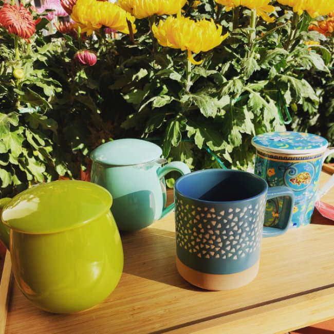 Tasses décorées pour prendre savourer le thé, des infusions ou des chocolats chauds